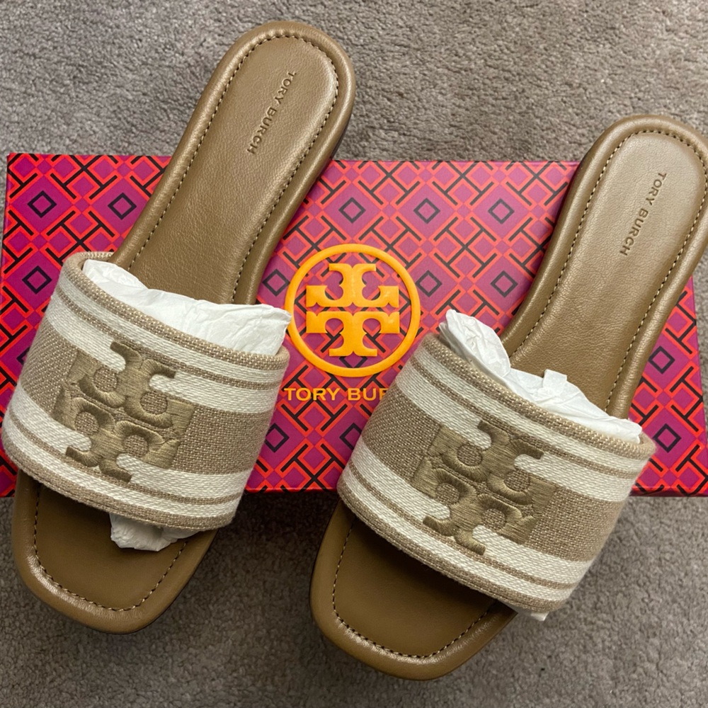 *NEW*Tory Burch Cammello and White Slide